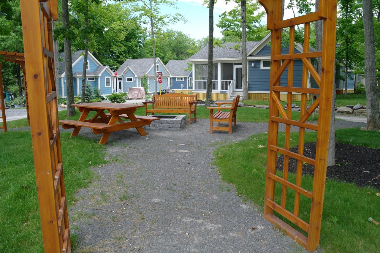 Sandbanks Summer Village Cottages Cherry Valley Екстер'єр фото